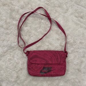 Nike Sportswear Futura 365 Women's Crossbody Bag